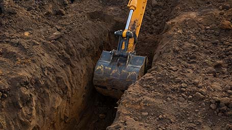 Leonti's Outdoor Supply offers excavation services such as grading, re-sloping and drainage. We provide our excavation services to North Royalton, Brecksville, Broadview Heights, Strongsville, Hinckley, Brunswick, Parma, Seven Hills, Medina, and all surrounding Ohio cities.